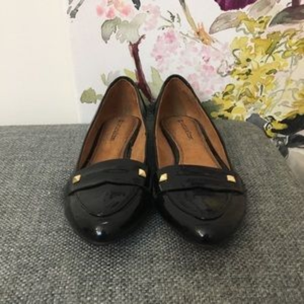 Naturalizer Black Faux Patent Leather Buckle Flats